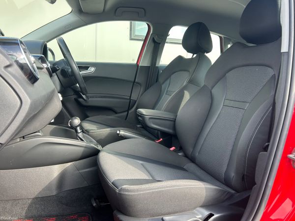 Audi A1 1.4 TFSI AUTO 381639176