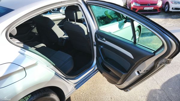 2022 Volkswagen Passat 1 Warranty AA Aprroved 381742254