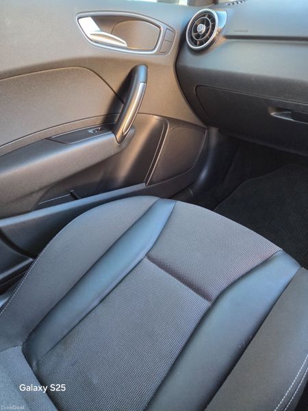 172 AUD1 A1 1.0TSI 381764586