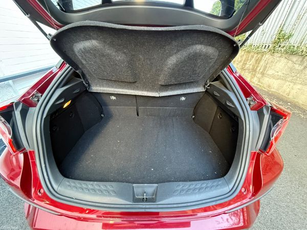 Toyota C-HR 2018 381775216