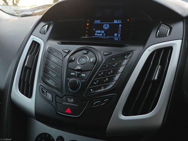 131 Ford Focus 1.6 TDCI ZETEC 381777614