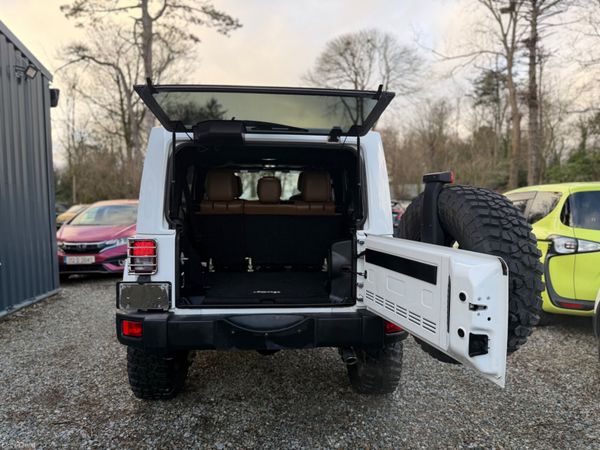 Jeep Wrangler 2014 381794378