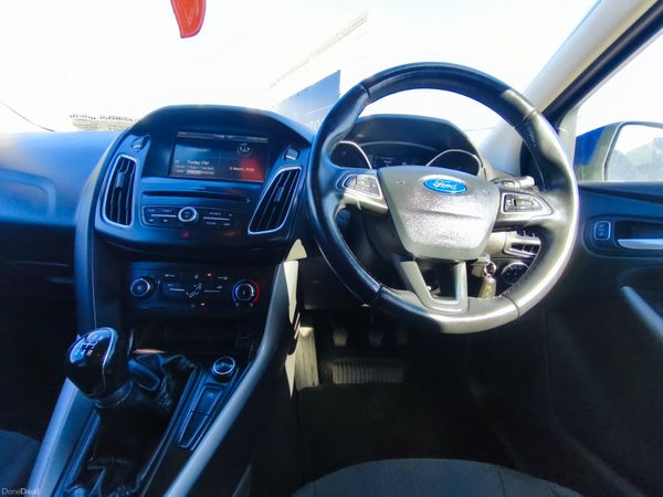 Ford Focus 1.0 Ecoboost Turbo 100PS Zetec 381716310