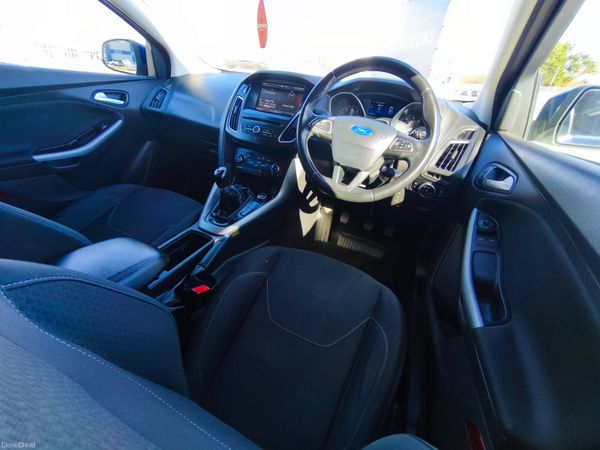 Ford Focus 1.0 Ecoboost Turbo 100PS Zetec 381716314