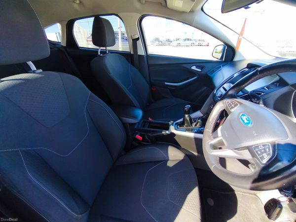 Ford Focus 1.0 Ecoboost Turbo 100PS Zetec 381716316