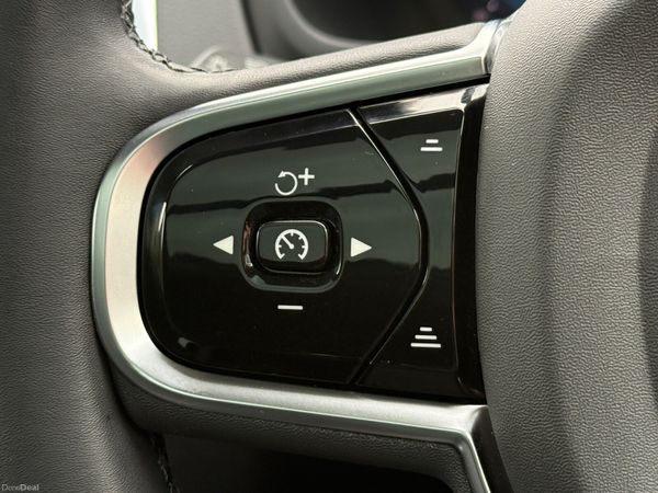 Stunning 231 Volvo XC90 R-Design! 381861394