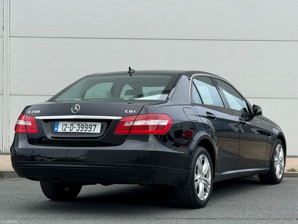 Mercedes-Benz E200CDI Exclusive 381802316