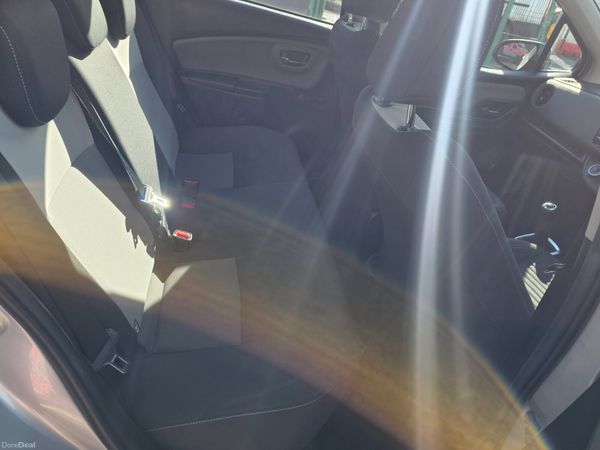 Toyota Yaris 2019 381810346