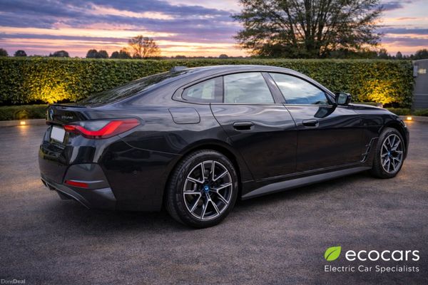 2022 BMW i4 M-Sport Fully Electric 381810920