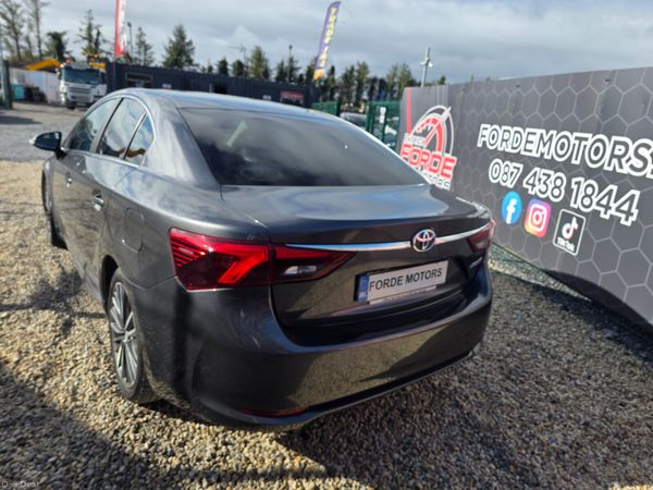 Toyota Avensis 2017 381811816