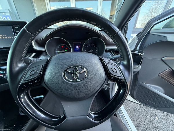 2017 Toyota C-HR 1.8 Hybrid Automatic,Top Specs 381814664