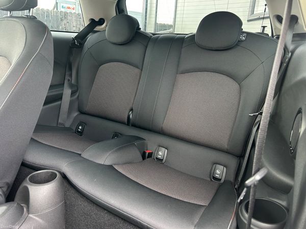 Mini Cooper D Auto 381997864