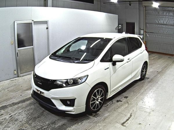 2015 Honda Fit 1.5 Hybrid HIGH SPEC 381921670