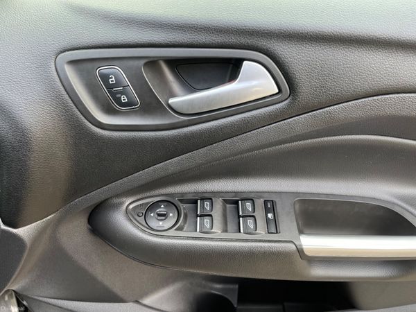 Ford Kuga 2.0TDCi 150PS FWD Titanium 382041888