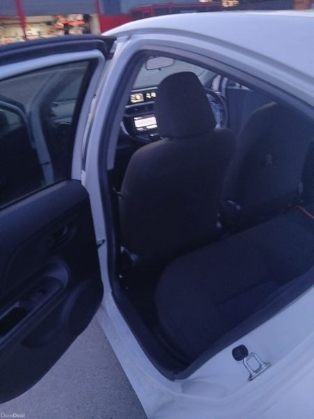 Toyota Aqua 2018 382042752