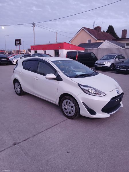 Toyota Aqua 2018 382046050
