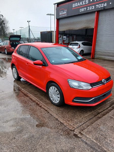 Volkswagen Polo 2015 382047650
