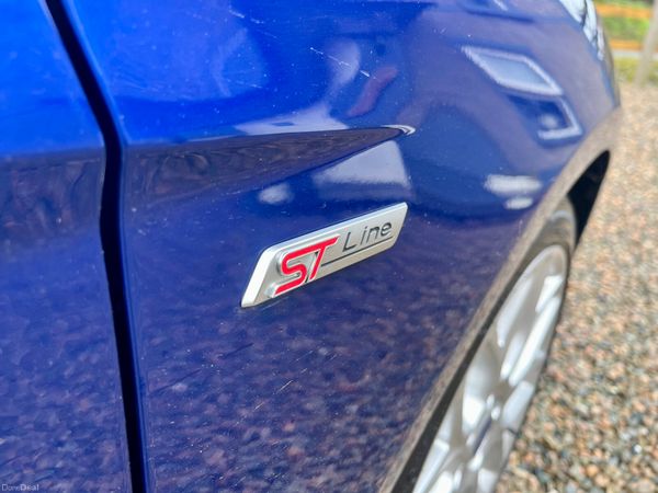 Ford Focus 2018 in RS blue 382070384