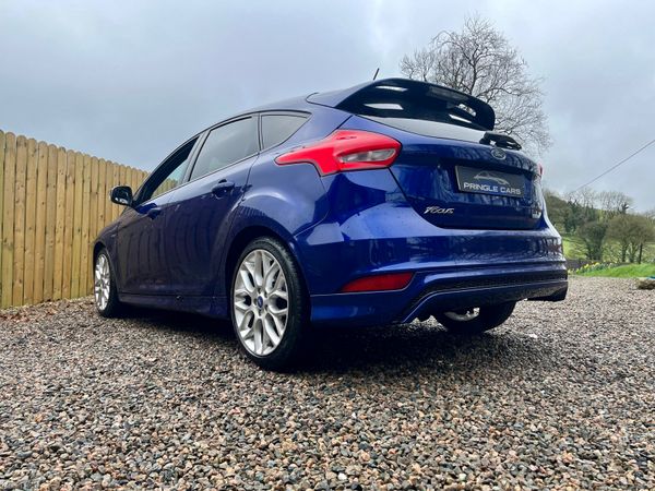 Ford Focus 2018 in RS blue 382070432