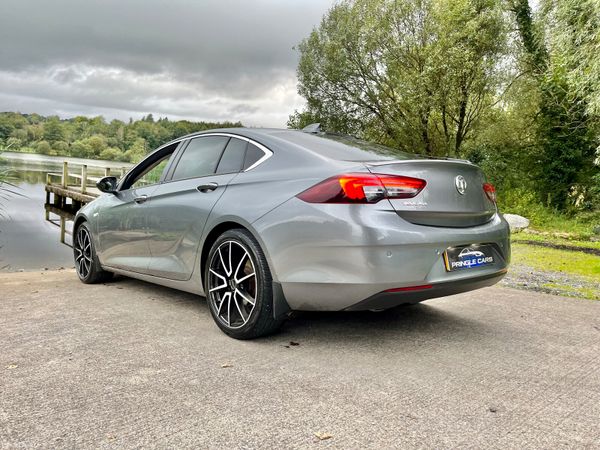 Opel Insignia 2018 382073916