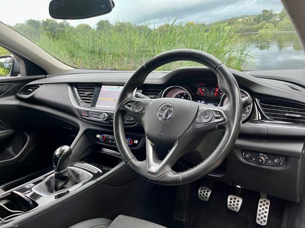 Opel Insignia 2018 382073932