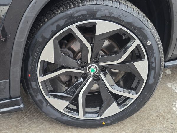 SKODA KODIAK 7 SEATS STYLE × RS × MAXTON PACK 382010818