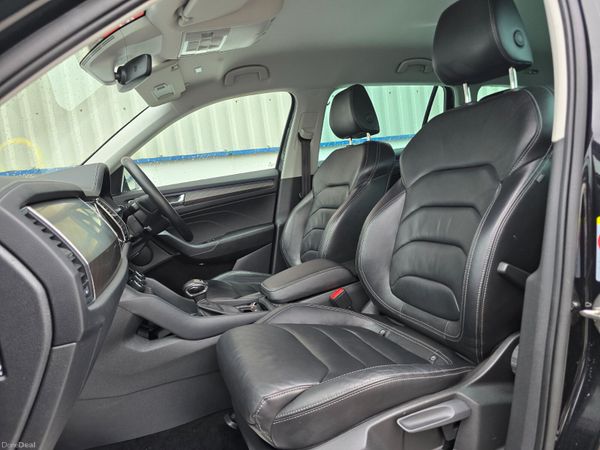SKODA KODIAK 7 SEATS STYLE × RS × MAXTON PACK 382010820