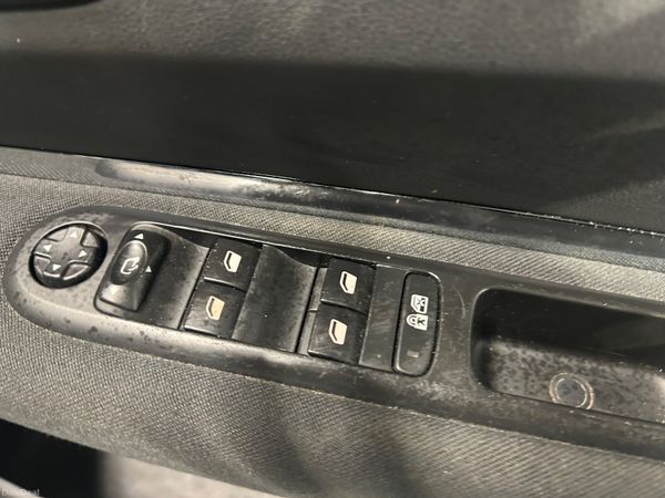 Peugeot 3008 2015 382015818