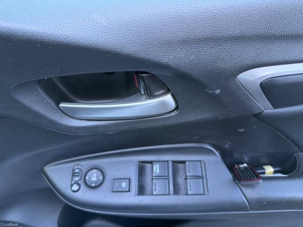 2018 Honda Fit 1.5 Hybrid Automatic,Top Specs 382028134