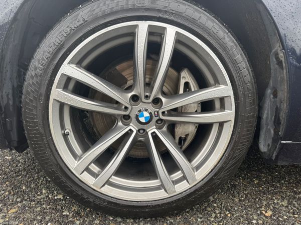 BMW 7-Series 2019 382152298