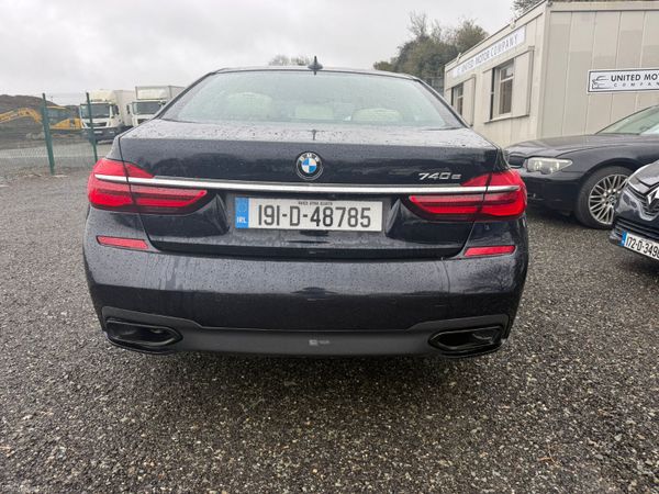 BMW 7-Series 2019 382152306