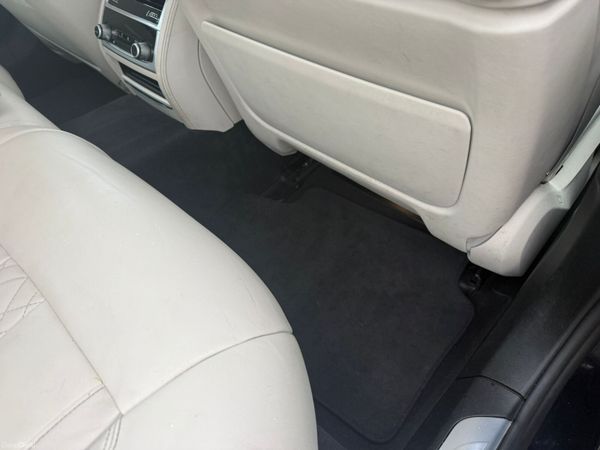 BMW 7-Series 2019 382152328