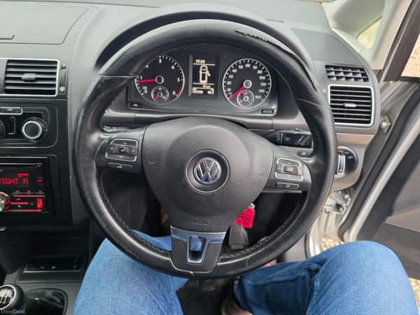 Volkswagen Touran 2012 382156412