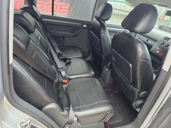 Volkswagen Touran 2012 382156414