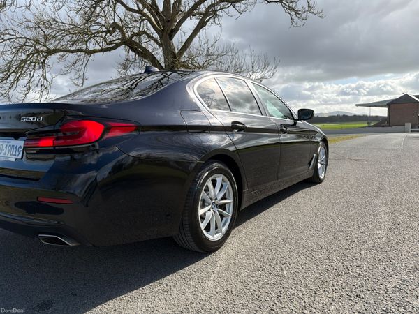 BMW 5-Series 2021 SE MHT 382157356