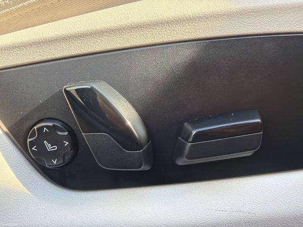 BMW 5-Series 2021 SE MHT 382157406