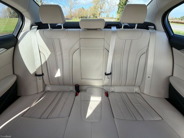 BMW 5-Series 2021 SE MHT 382157596