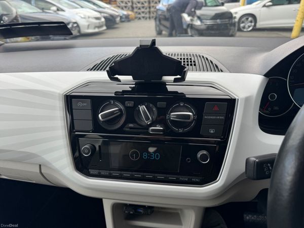 2017 Volkswagen up!  Automatic 382166098