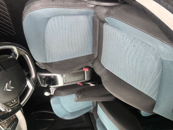 Citroen C4 2016 (7 SEATER) 382194234