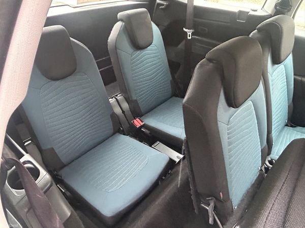 Citroen C4 2016 (7 SEATER) 382194236