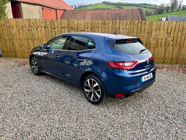 Renault Megane 2019 382195354