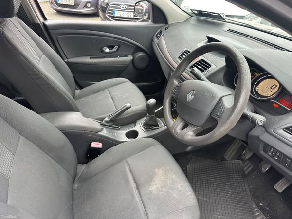 Renault Fluence 1.5 DCI GEARBOX NEEDS ATTENTION 382121706