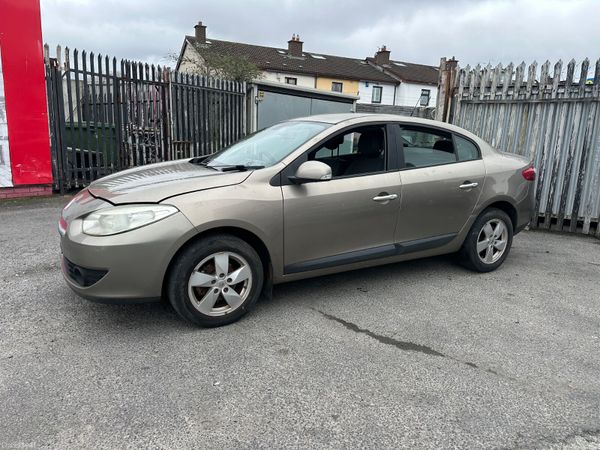 Renault Fluence 1.5 DCI GEARBOX NEEDS ATTENTION 382121728