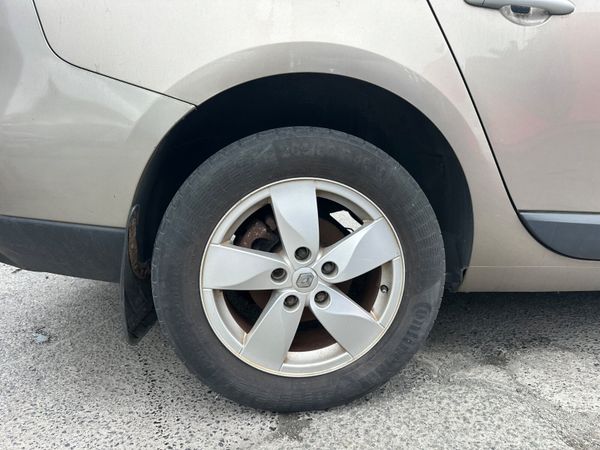 Renault Fluence 1.5 DCI GEARBOX NEEDS ATTENTION 382121730