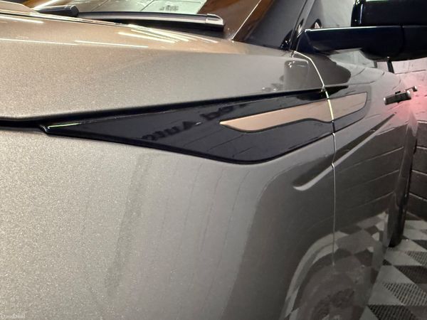 221 Range Rover Evoque 1.5 P300E R-Dynamic SE 382283668