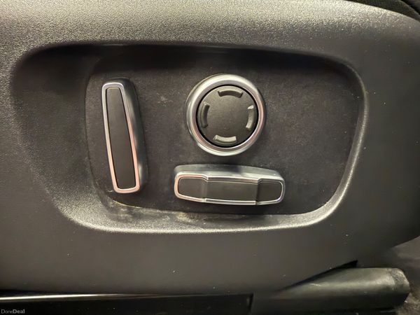 221 Range Rover Evoque 1.5 P300E R-Dynamic SE 382283674