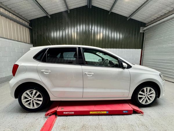 Volkswagen Polo 2016 382297384