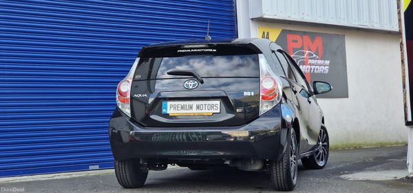 Toyota Aqua Automatic 382209718