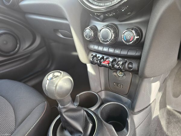 MINI ONE 1.2 // 03/27 NCT // TINY MILEAGE 382211724