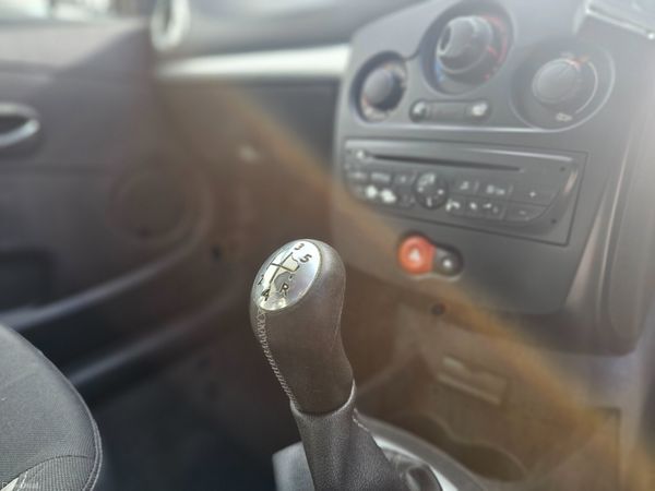 RENAULT CLIO 1.1 // NCT 10/26 // LOW MILEAGE 382212920